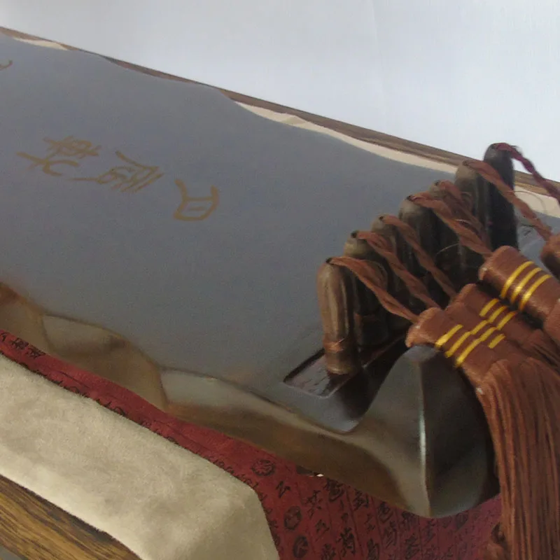 Musical Instrument Book - نقش مجاني لآلة الغوتشين الصينية ذات